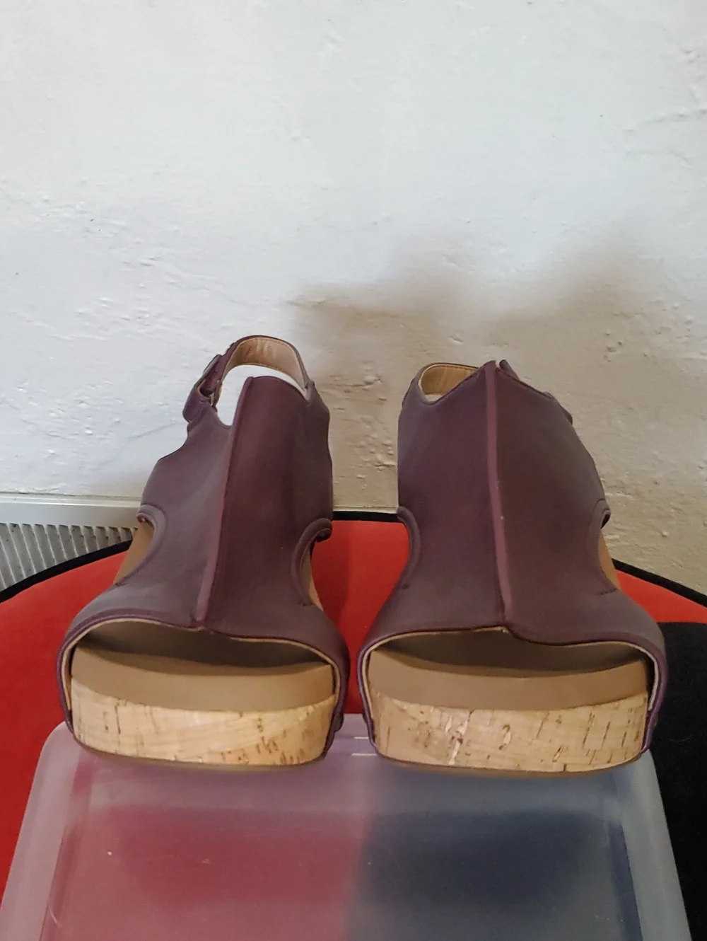 Corkys Carley Burgundy Wedge Sandal Size 10